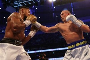 Whyte Felt Joshua's Performance Was Bizarre, Didn't Let His Hands Go