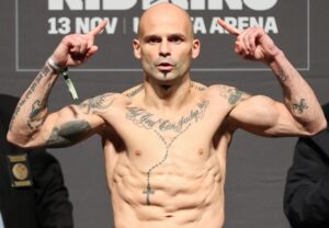 Kiko Martinez Knocks Kid Galahad Out Cold in Sixth, Captures IBF Title