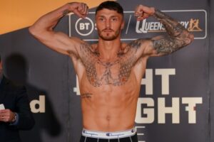 Zach Parker Drops Marcus Morrison Three Times, Stops Him in Fourth