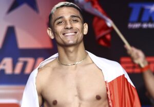 Luis Alberto Lopez Takes Out Isaac Lowe in Seventh of IBF Eliminator
