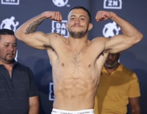 Michael McKinson Outpoints Alex Martin, Wins Dreary Unanimous Decision