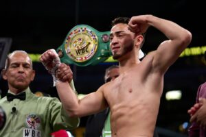 Corrales out with visa issues, Valenzuela vs De Los Santos set for Sept. 4