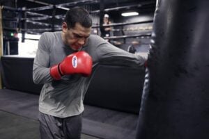 Omar Figueroa wants to take out ‘frustrations, anger’ on replacement foe Sergey Lipinets