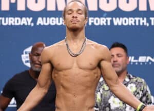 Blair Cobbs Scores Three Knockdowns, Outpoints Maurice Hooker Over Ten Rounds