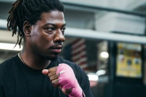Ex-heavyweight titleholder Charles Martin stops Devin Vargas in 4 on Ruiz-Ortiz card