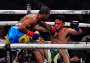Replacement foe Edwin De Los Santos shocks Jose Valenzuela, scores third round TKO