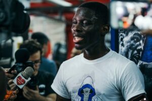 Unbeaten 140-pounder Richardson Hitchins signs multi-fight deal with Matchroom