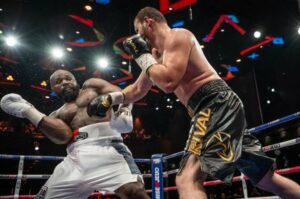 Unbeaten heavyweight star Arslanbek Makhmudov returns to action on December 16