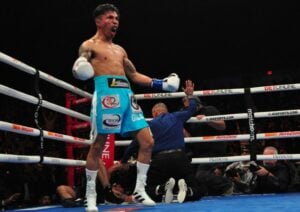 Mauricio Lara returns to action in Mexico against Jose Sanmartin on Oct. 22