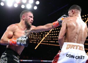 Vasiliy Lomachenko overcomes determined Jamaine Ortiz, wins unanimous decision in NYC