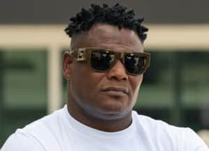 Luis Ortiz Shakes His Head at Fury Fighting Chisora Next