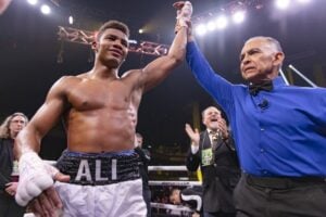 Michel Rivera Drops, Easily Out-Points Jerry Perez In 8-Rounder On Wilder-Helenius Undercard