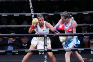 Yokasta Valle wins title in third division, outpoints Evelyn Bermudez to win unified junior fly belts