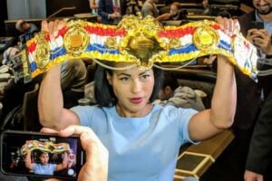 Cecilia Braekhus scores rust-shaking decision over Marisa Portillo
