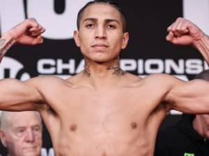 Mario Barrios Breaks Down, Stops Jovanie Santiago in Eight