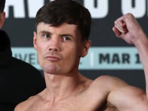 Darragh Foley Drops, Stops Robbie Davies in Three Due To Injury