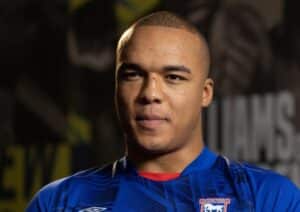 Fabio Wardley Scores Controversial 4th-Round TKO Of Michael Coffie On Joshua-Franklin Card