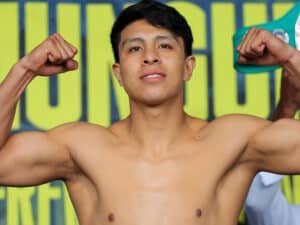 Munguia Overcomes Near Disaster, Drops Derevyanchenko in Final Round To Win Decision in War