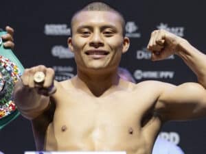 Isaac Cruz Edges Giovanni Cabrera With Split Decision in Tough Clash of Styles