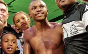 Sivenathi Nontshinga outboxes Regie Suganob, retains IBF junior flyweight title