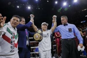 Isaac Cruz lays waste to Rolando Romero in winning first major title