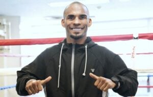 Jonathan Gonzalez outpoints Rene Santiago, retains WBO 108-pound title