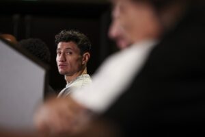 De La Hoya Compares William Zepeda To Mexican Great Salvador Sanchez