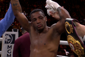 Lara knocks out Zerafa in two, Martinez retains title: Highlights