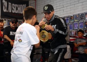 Oscar Valdez and Sergio Rodriguez Give Back to Local Phoenix Children Ahead of Friday's ESPN+-Streamed World Title Doubleheader
