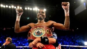 Former titlist Maurice Hooker stops Luis Enrique Luna in four rounds in Mexico