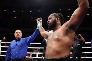 Jermaine Franklin Dominates and Stops Long-Faded Devin Vargas