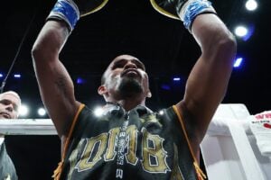 “Bomba” Gonzalez vacates light flyweight title, returns to 112