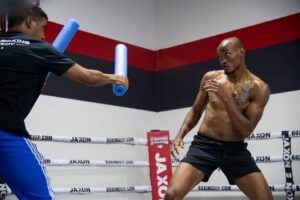 Gary Antuanne Russell Eyeing Ninth-Round Stoppage of Alberto Puello