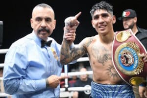 Promoter Warns Robeisy Ramirez To Look Out For Benitez Body Shots
