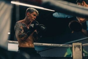 Charlie Edwards to challenge Sunny Edwards-managed Thomas Essomba on September 27
