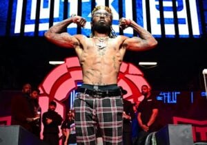 Elijah Pierce and Jose Sanmartin make weight for OTX Boxing 10