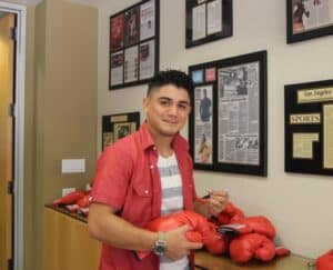 JoJo Diaz combines training with rehab as he prepares for Nicholas Walters clash