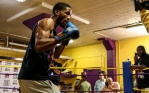 Ardreal Holmes Jr. outboxes Hugo Noriega, wins unanimous decision in Flint homecoming