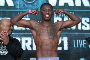 ‘No one can take this away from me’: Hitchins reacts to becoming world champion with win over Paro