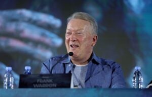 Frank Warren to stage five-bout show after midweek open workouts