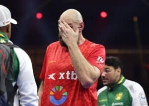 Tyson Fury compares himself to Larry Holmes after loss to Oleksandr Usyk