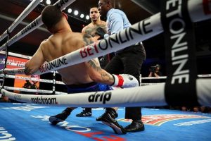 Edgar Berlanga blasts Jonathan Gonzalez-Ortiz inside a round