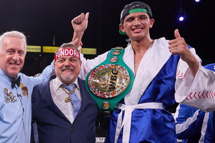 Sebastian Fundora stands out in stoppage of Chordale Booker