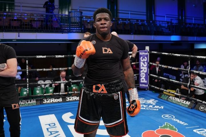 David Adeleye controversially stops Jeamie Tshikeva for British heavyweight title
