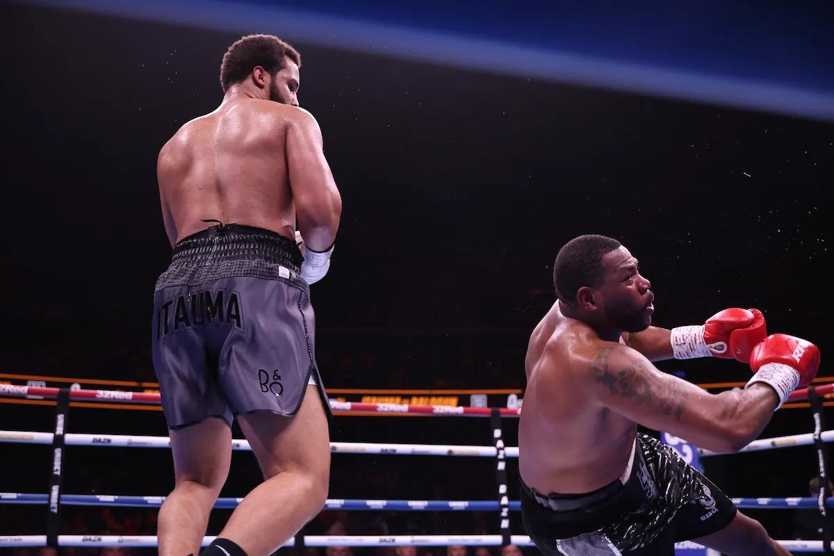 Moses Itauma ices Mike Balogun in two rounds in Glasgow