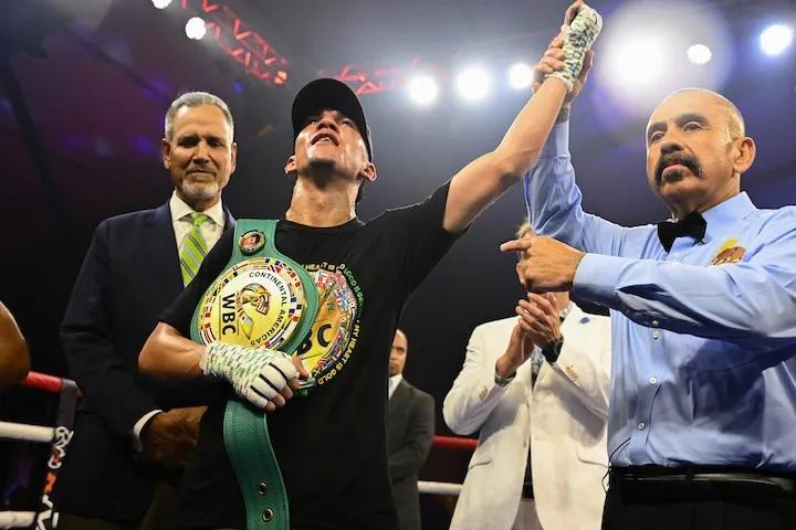 Omar Trinidad still unbeaten with wide decision over Alexander Espinoza