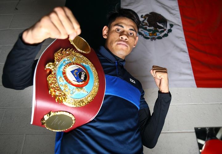 Emanuel Navarrete breathlessly, barely makes weight for title defense