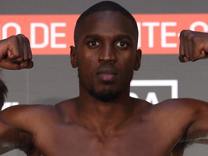 Souleymane Cissokho survives two knockdowns, wins WBC eliminator