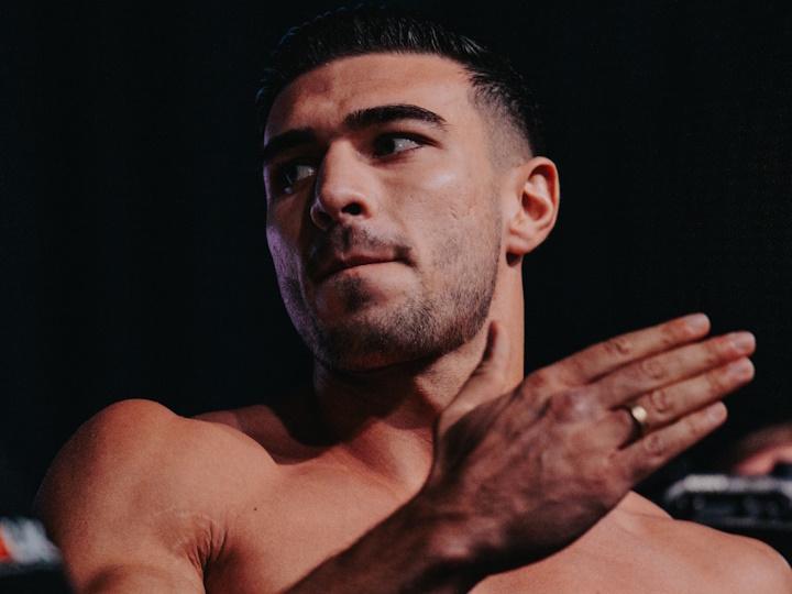 Tommy Fury rusty but victorious in comeback