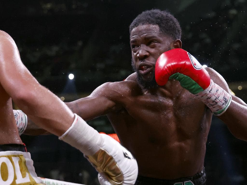Erickson Lubin Rocks, Stops Ardreal Holmes Late In IBF eliminator
